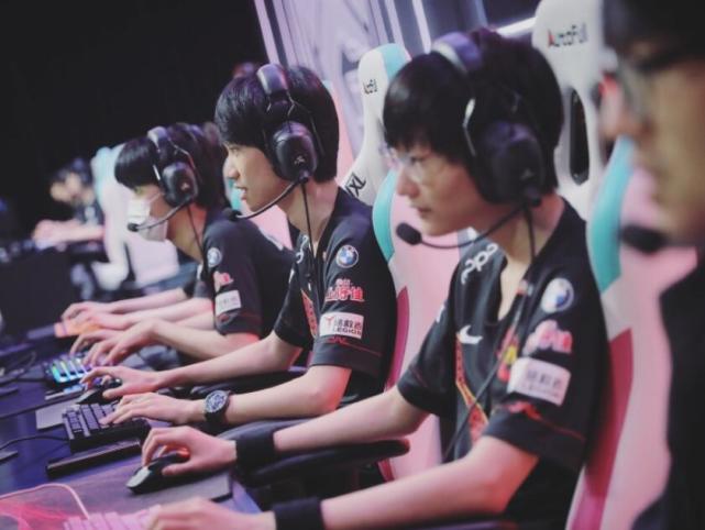 他的坚定和 他的坚定和